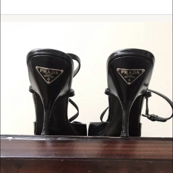 Prada sandal black leather size 38 - Picture 3 of 4